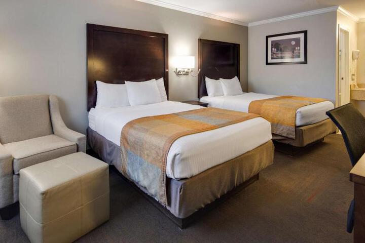 2 Double Beds (4 of 13)