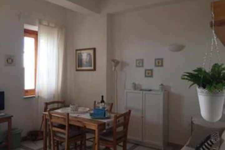 Room 27 of 34