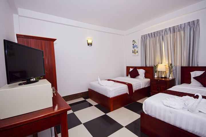 Room 6 of 50