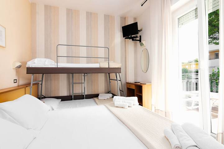 Room 21 of 55
