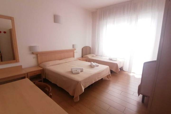 Room 6 of 20