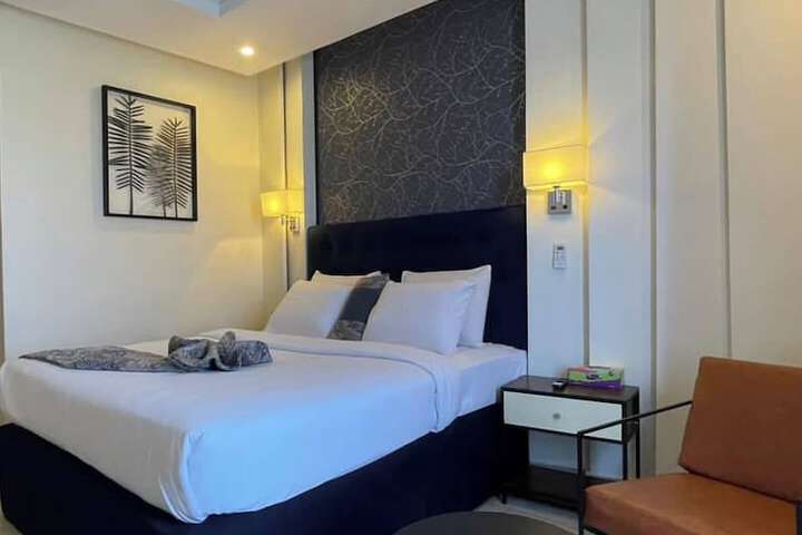 Room 6 of 24