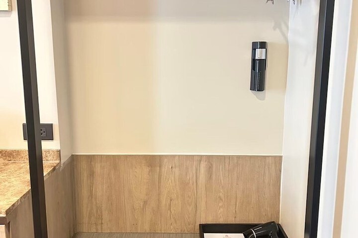 Room 12 of 42