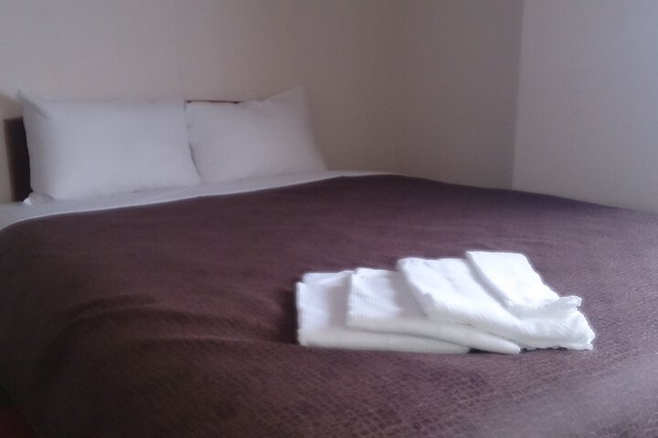 Room 6 of 34