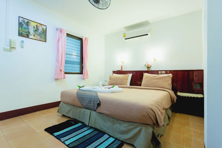 Room 63 of 208
