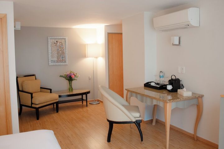 Room 49 of 83