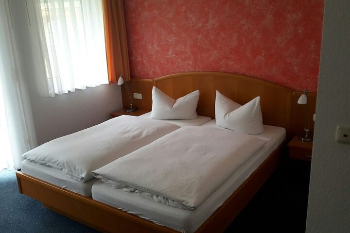 Room 5 of 25