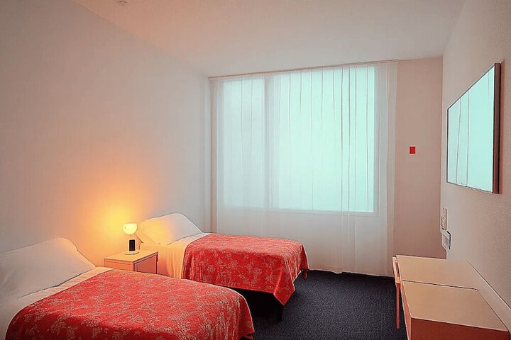 Room 3 of 13