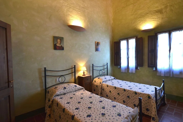 Room 3 of 12