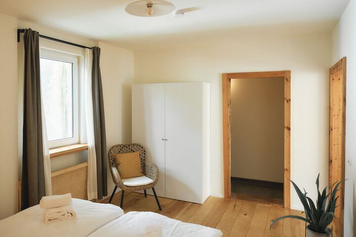 Room 11 of 109
