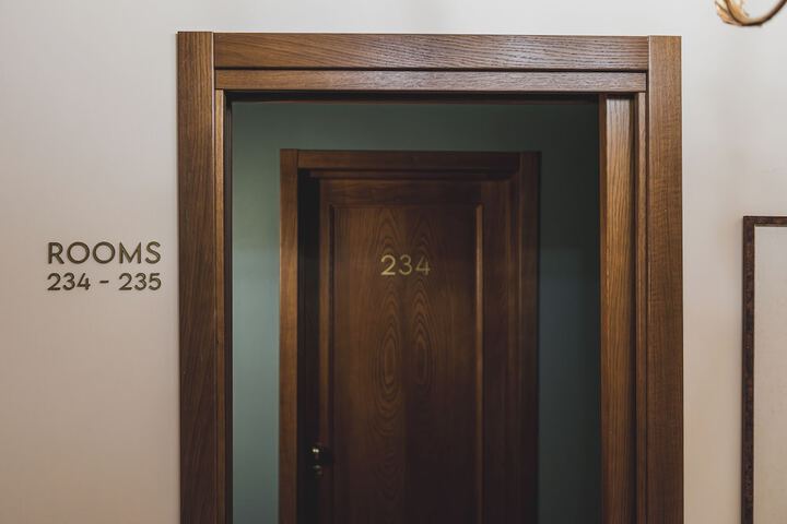 Room 71 of 181
