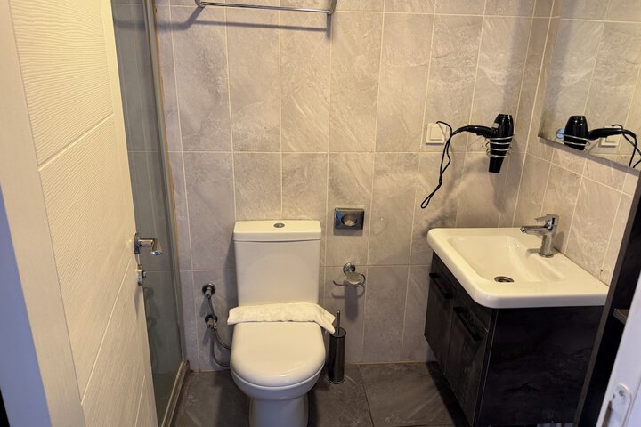 Room 16 of 21