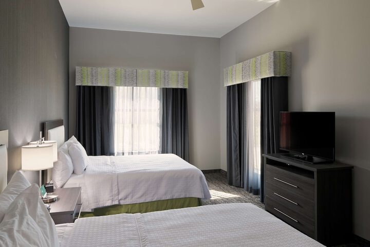 Room 11 of 25