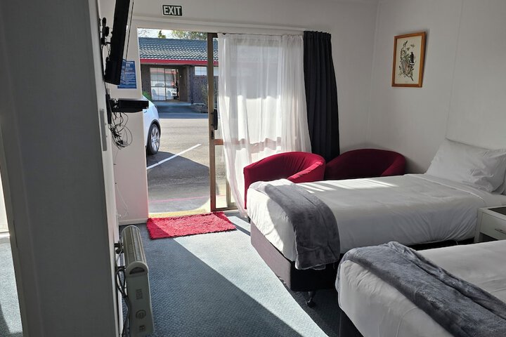 Room 3 of 47