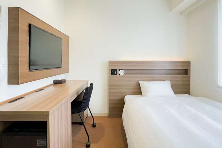 Room 9 of 46