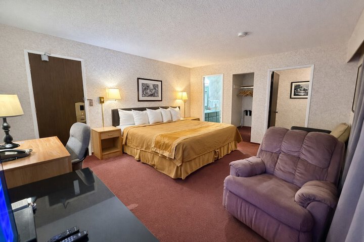 Room 8 of 28