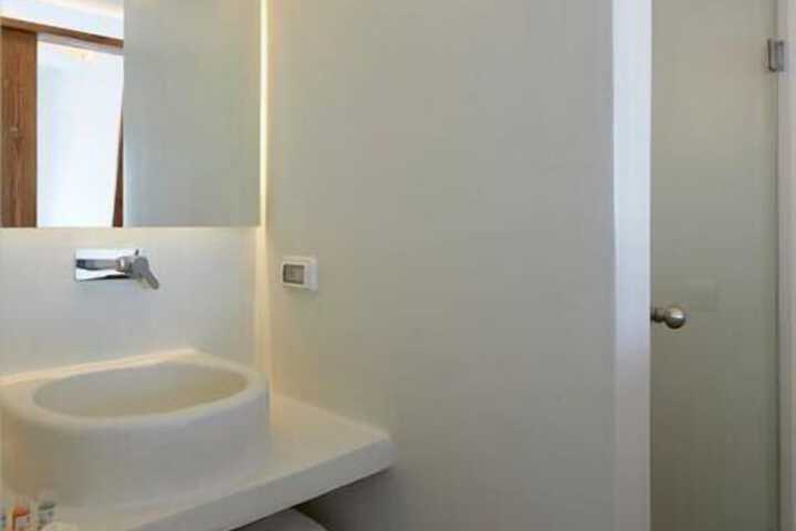 Room 134 of 205