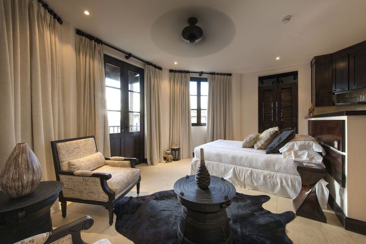 Room 3 of 1000