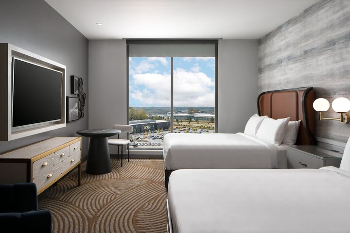 Hotel Exterior 104 of 106