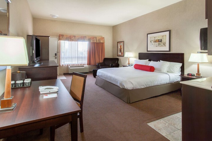 Room 12 of 26