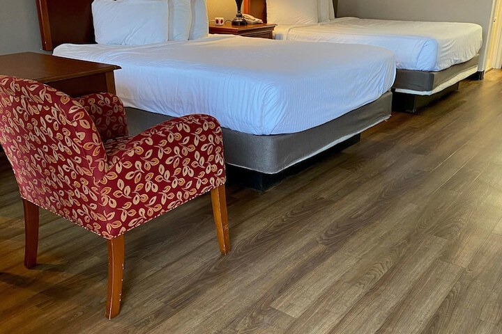 2 Queen Beds (4 of 4)