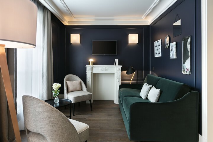 Room 12 of 94