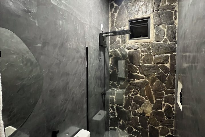 Room 2 of 8