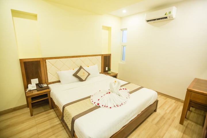 Room 8 of 34