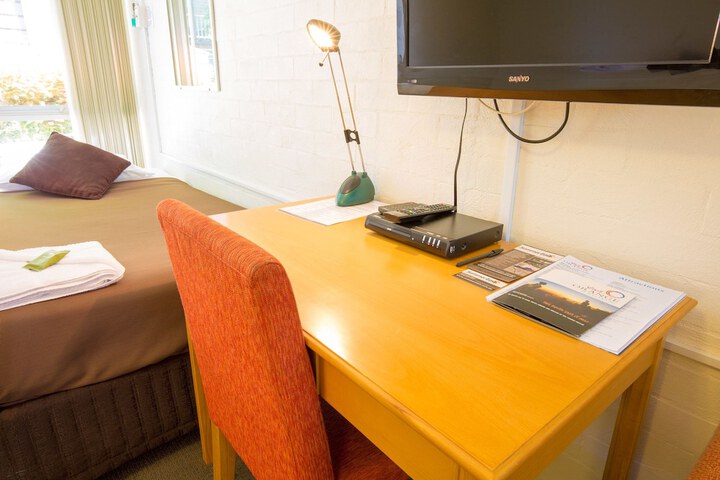 Room 4 of 12