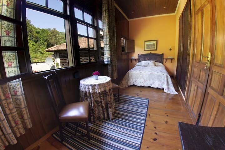 Room 9 of 62