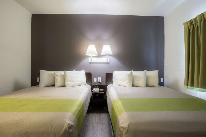 Room 26 of 74