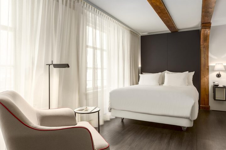 Room 35 of 90