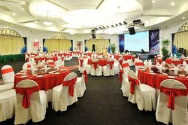 Ballroom/Hall 3 of 20