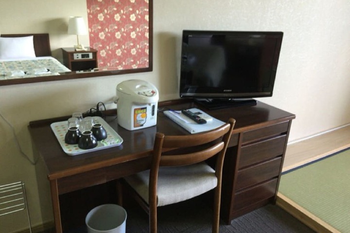Room 15 of 42