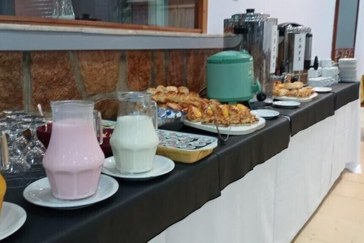 Breakfast/Coffee Service 19 of 26