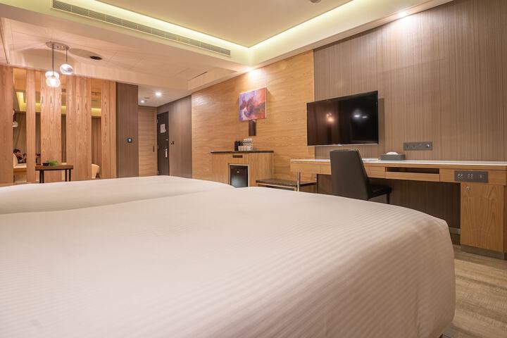 Room 19 of 126