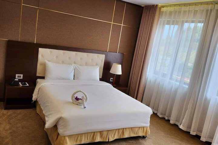 Room 15 of 99