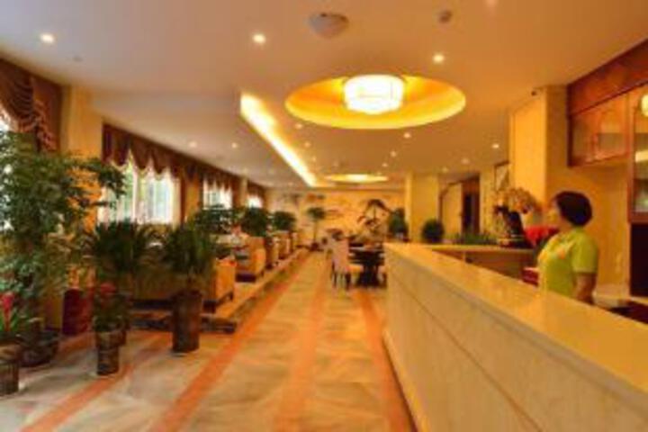 Le Méridien Hotel (Rongchang Junior High School Branch)