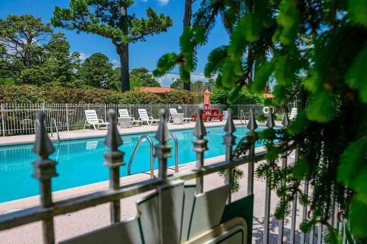 Pools & Facilities