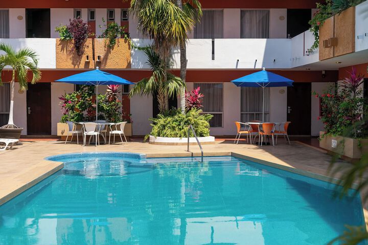 Pools & Facilities