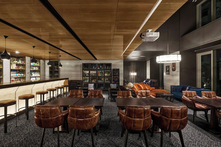 Lounge 63 of 80