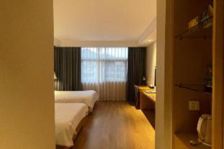 Room 22 of 23