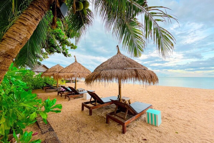 Beach 49 of 60