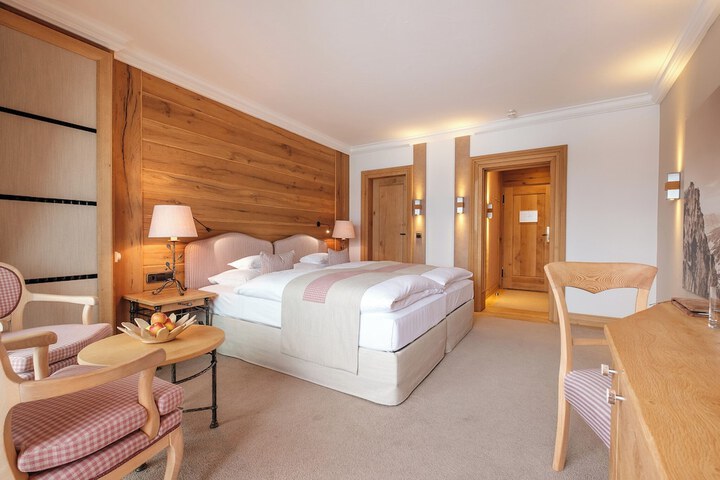 Room 45 of 174