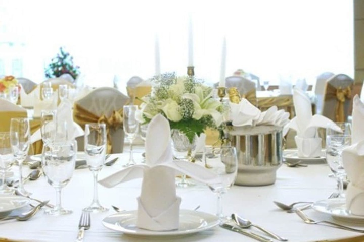 Ballroom/Hall 110 of 128