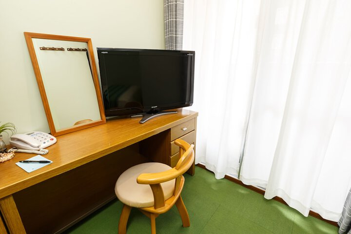 Room 15 of 48