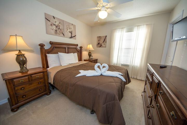 Room 84 of 221
