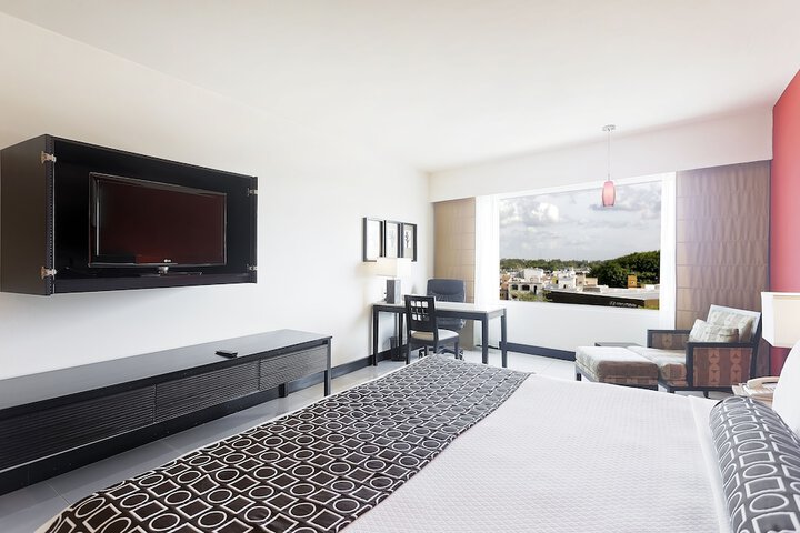 Room 10 of 213