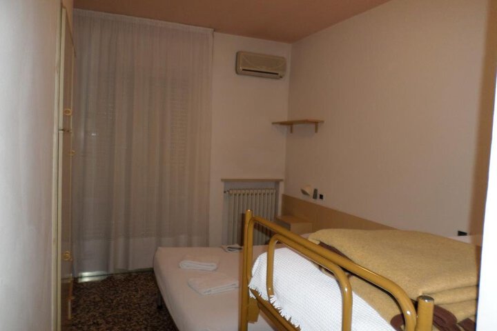 HOTEL INES