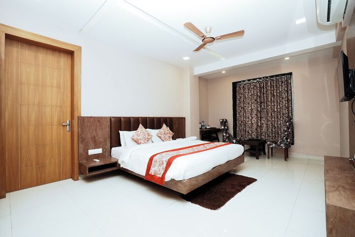 Room 28 of 53